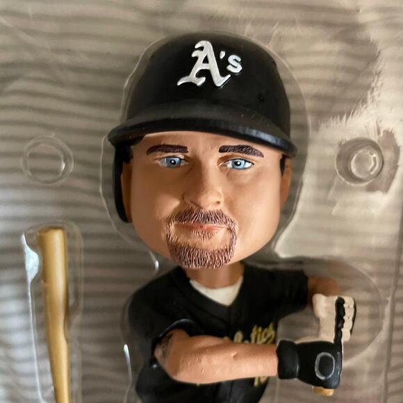 New Oakland A's jason Giambi bobblehead - Picture 6 of 6